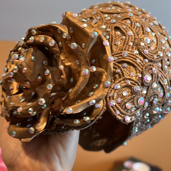 Making New York Hat - Picture 3 of 7